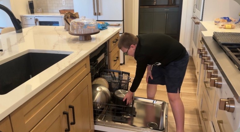 Getting Your Spouse and Kids to&nbsp;Help